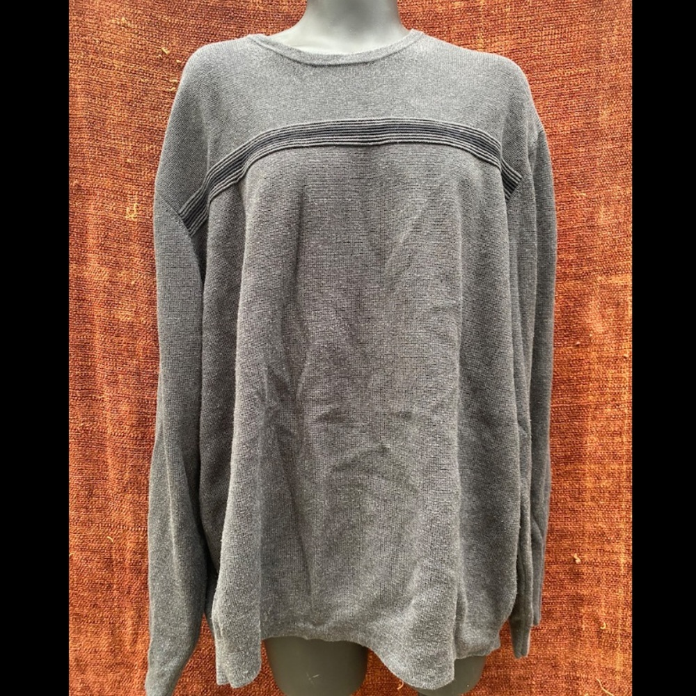 Reunion grey sweater.
